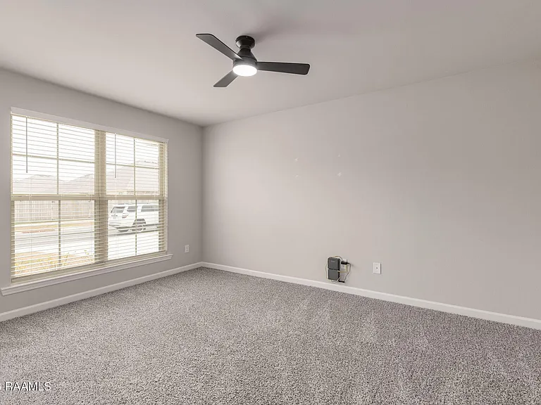 619 Griffiths Ct — Photo 26