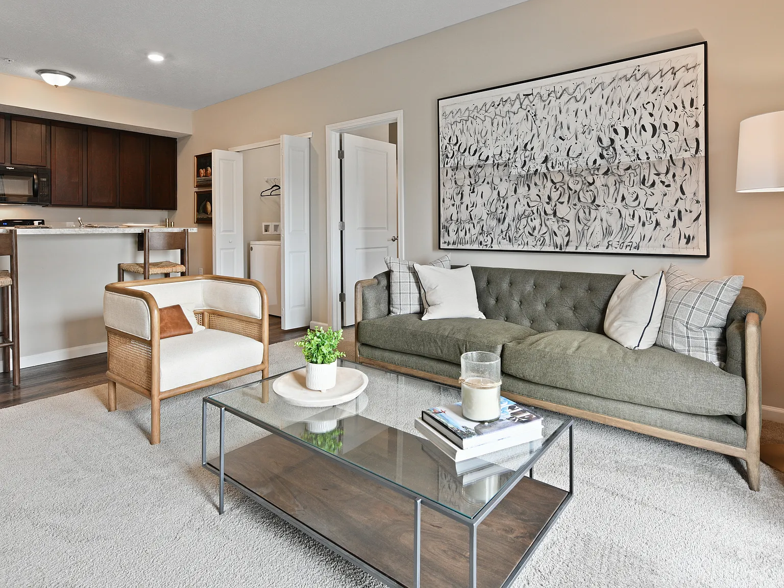 2 bed, 975 sqft, $1,560 — Photo 4