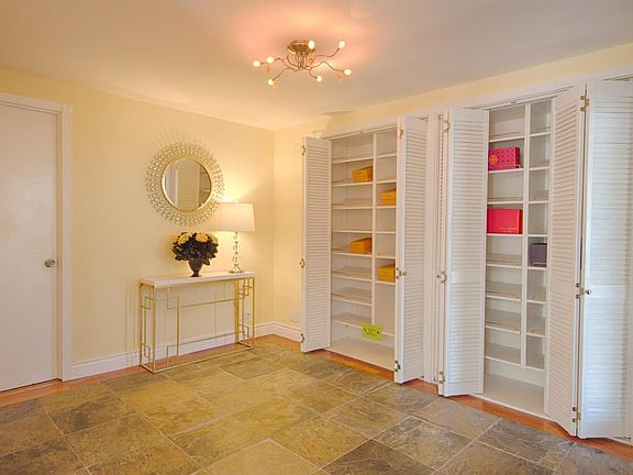 5th image of 2401 Bantry Ln