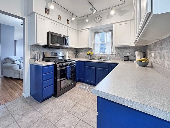 5th image of 3630 N Odell Ave