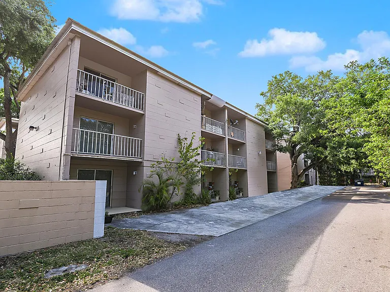 San Carlos Place — Photo 12