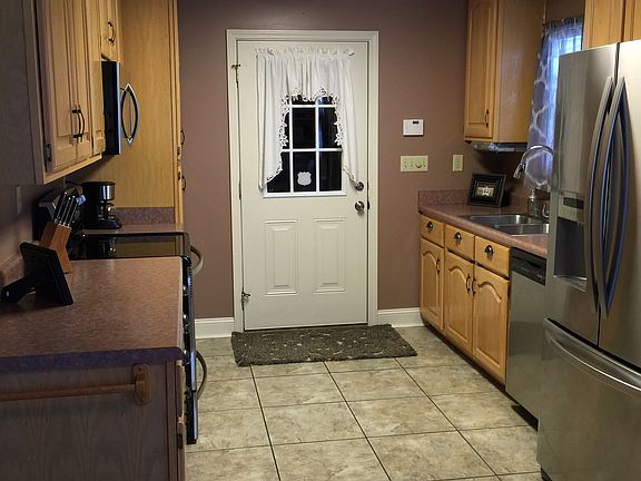 4th image of 1100 River Oaks Dr