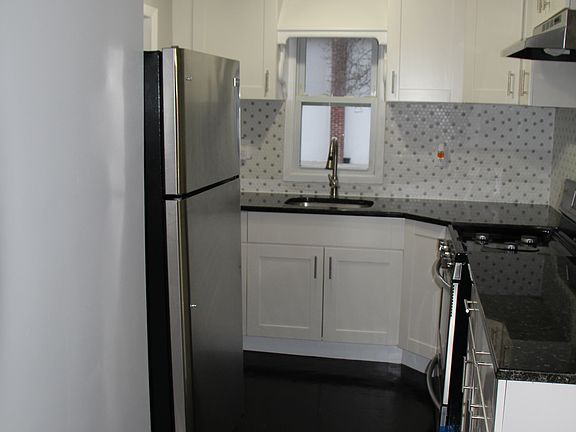 2nd image of 416 S. 9th Ave