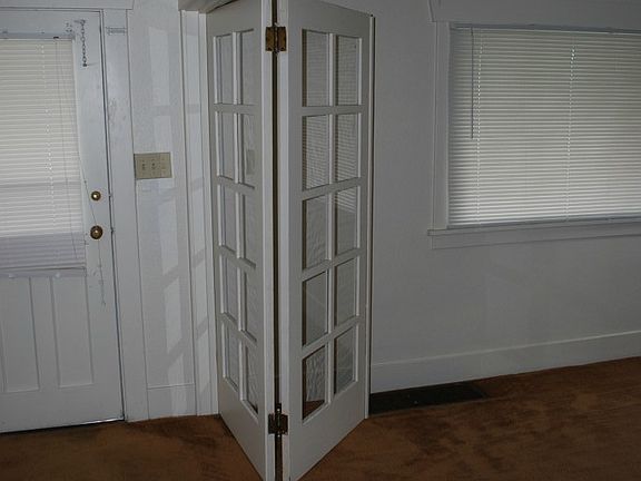 3rd image of 5825 S Puget Sound Ave
