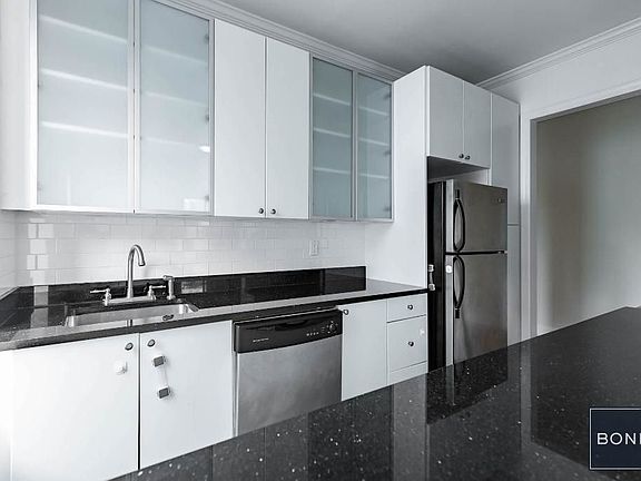 4th image of 204 W 108th St APT 62
