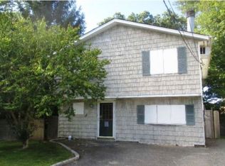 11 Chance Pl, West Babylon, NY 11704