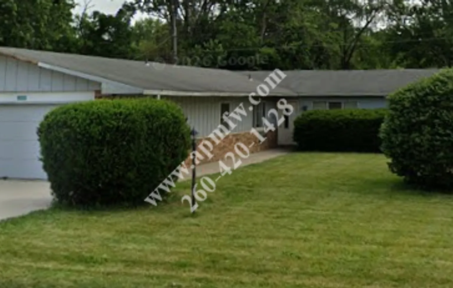 1202 Lake Forest Dr — Photo 1