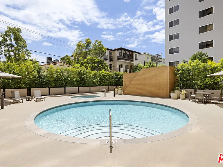 10430 Wilshire Blvd #202 — Photo 19