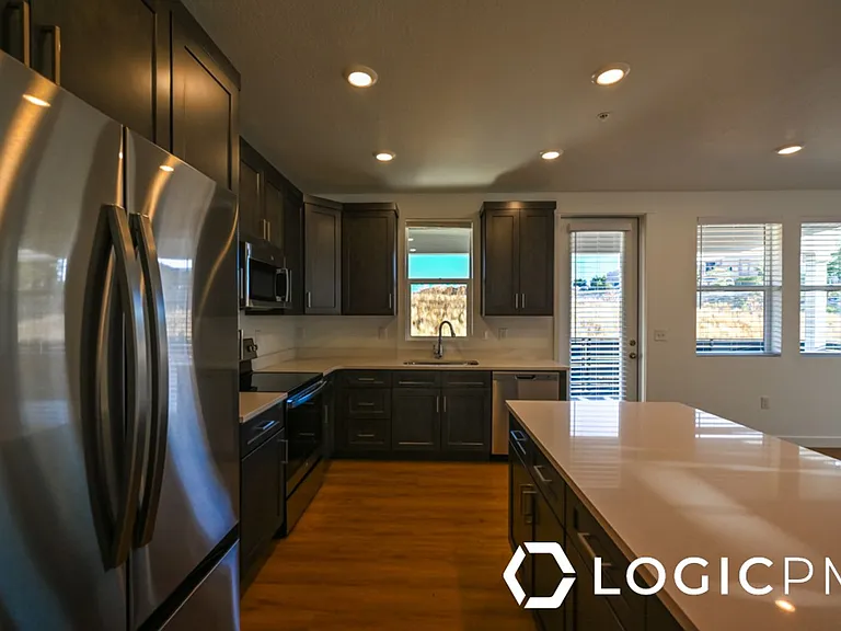 754 W Blue Magic Ln #201 — Photo 29