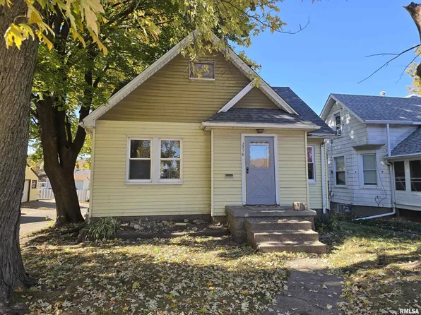 2216 N Sturdevant St, Davenport, IA 52804