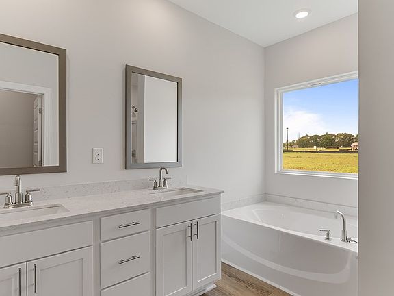5th image of 317 Heritage Way