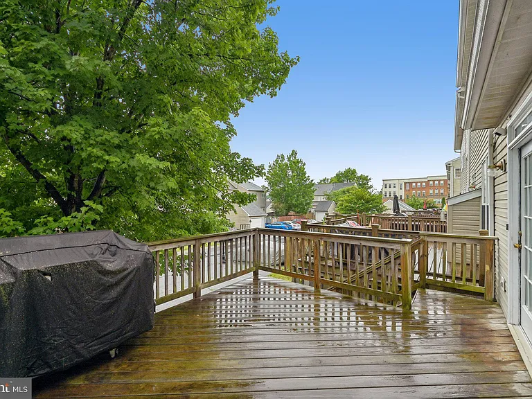 1724 Emory St — Photo 44