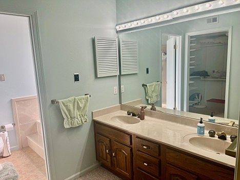 3rd image of 101 Long Island Dr APT 601