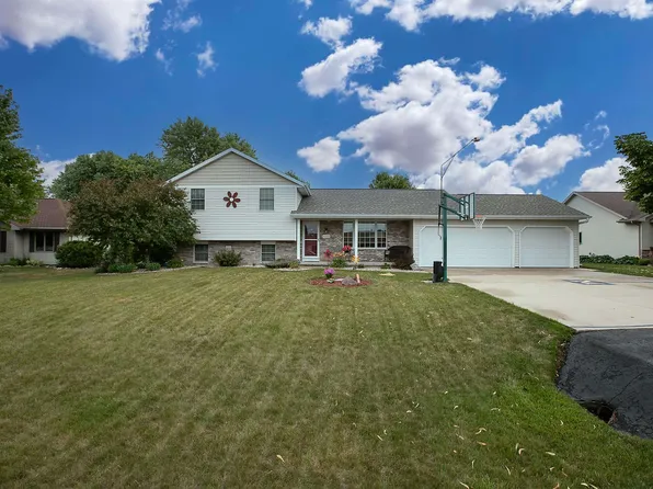 N1224 Bobwhite Dr, Greenville, WI 54942