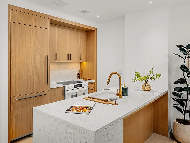 525 Pacific St #210 — Photo 12