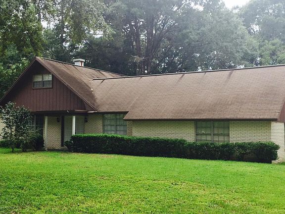3rd image of 15904 NE 15th Pl