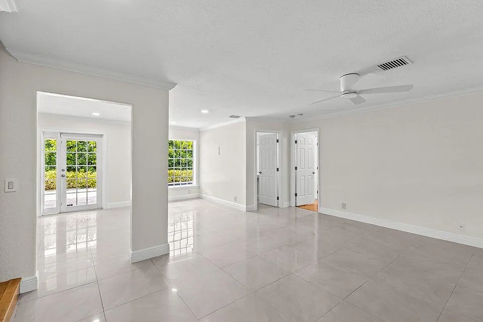 3 bed, 2.5 bath, 1746 sqft, $5,450 — Photo 3