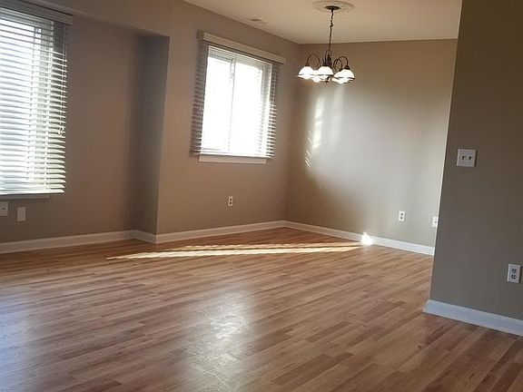 4th image of 15846 Orchard Ln