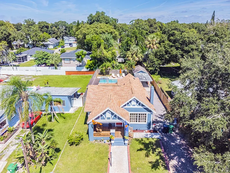 310 E Paris St — Photo 29