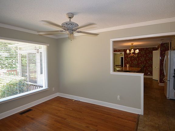 5th image of 310 Aqua Vista Dr
