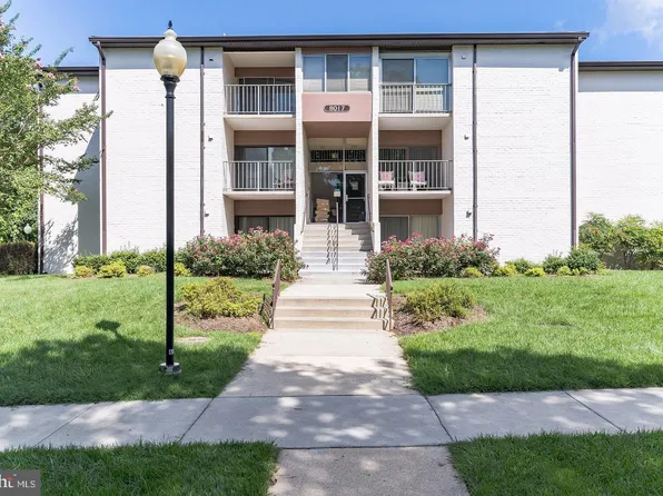 8017 Mandan Rd APT 102, Greenbelt, MD 20770
