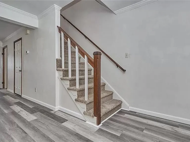 4616 Marlwood Way — Photo 5