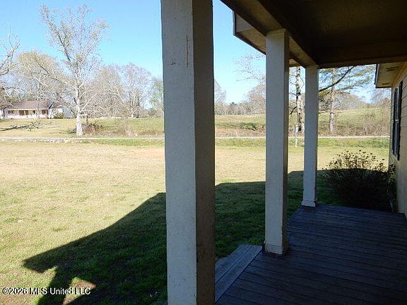 3rd image of 151 Barkwood Rd