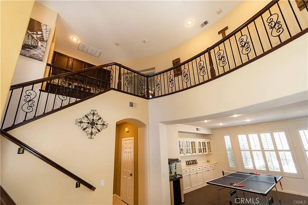 4 bed, 3293 sqft, $3,700 — Photo 3