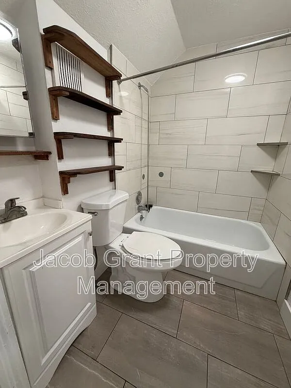 1 bed, 1.0 bath, 750 sqft, $750 — Photo 3