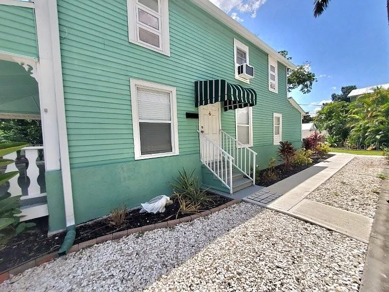 1 bed, 1.0 bath, 725 sqft, $1,195 — Photo 2