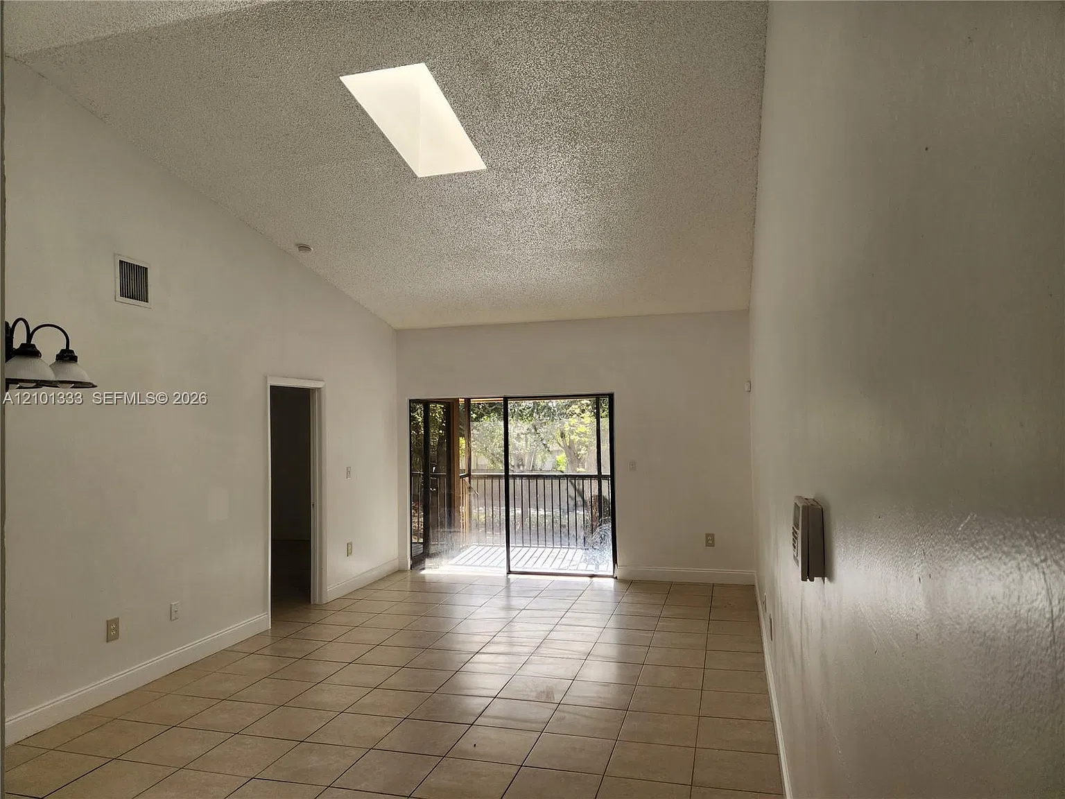 Verano @ Miramar Condo — Photo 4