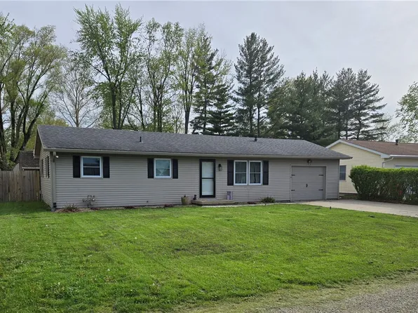 7 Lane Dr N, Bethany, IL 61914