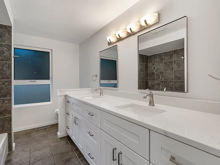 2213 Sahalee Dr W — Photo 13