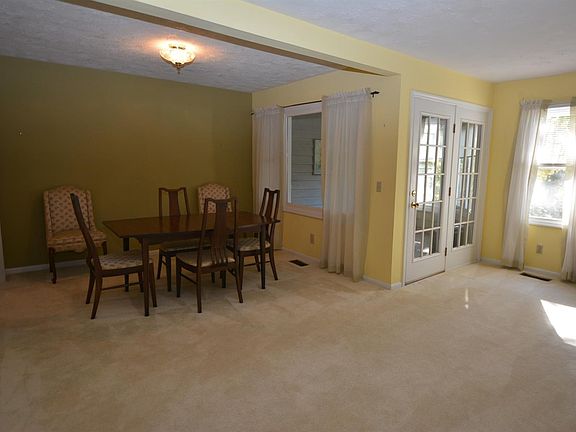 5th image of 11520 Symmes Gate Ln #24