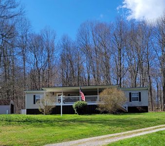 99 Arrowhead Dr, Belington, WV, 26250