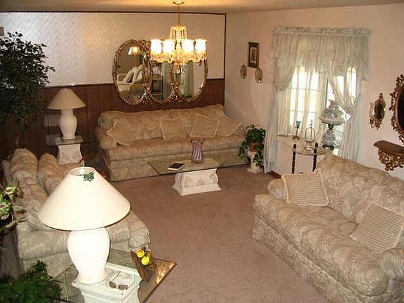 3rd image of 3602 Lori Ln