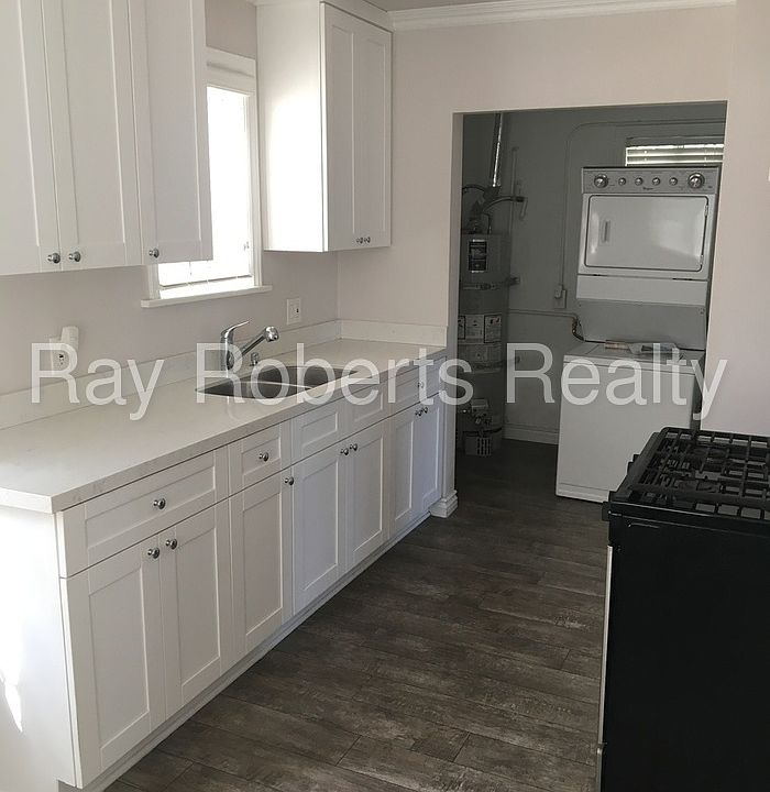 1st image of 4517 1/2 Marmion Way