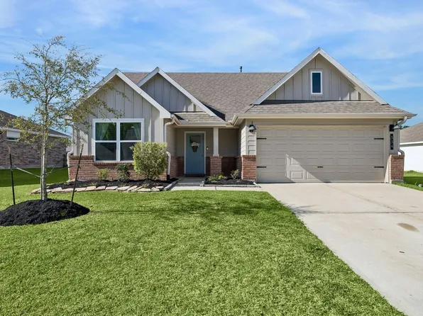 334 Lakeway Cir, Anahuac, TX 77514