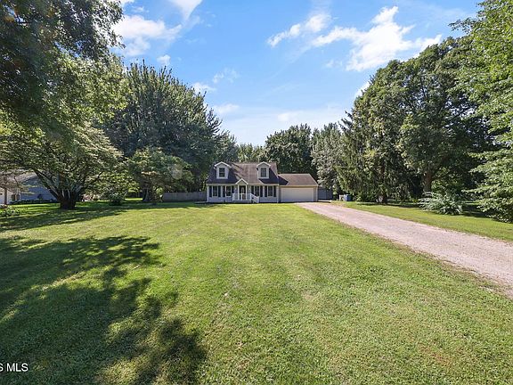 3rd image of 13435 Woodbrier Ln