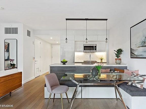 4th image of 505 W 43rd St #6M