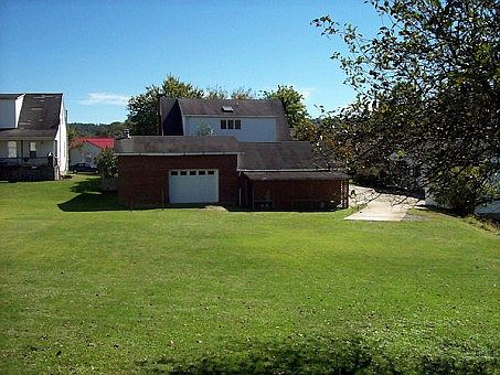 4th image of 205 3rd Ave
