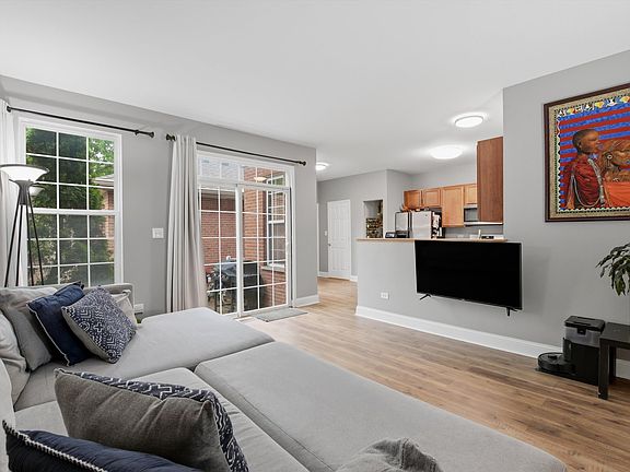 4th image of 6727 Pine Lake Dr #6727