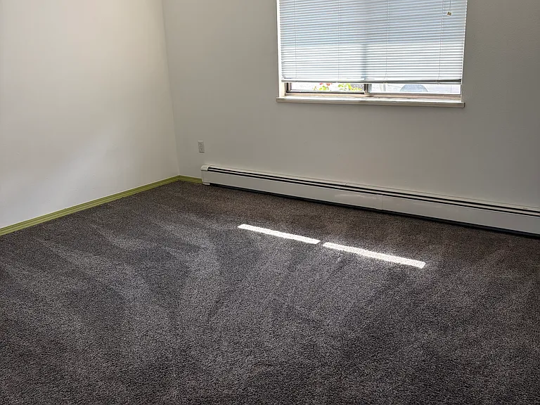 1316 Kent Ave — Photo 10