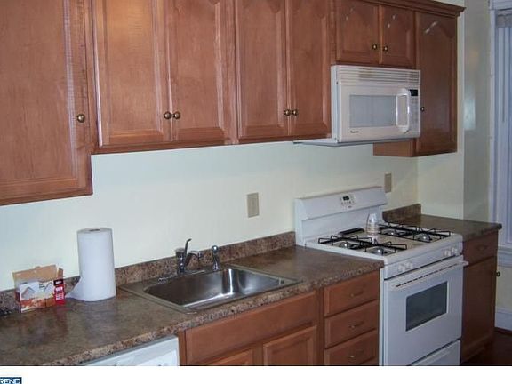 4th image of 521 Main St