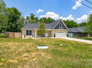 601 Gray Dr, Charlotte, NC 28213
