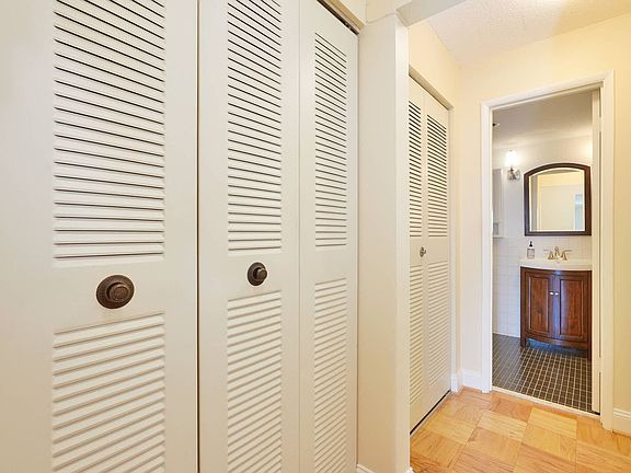 3rd image of 118 Monroe St APT 511
