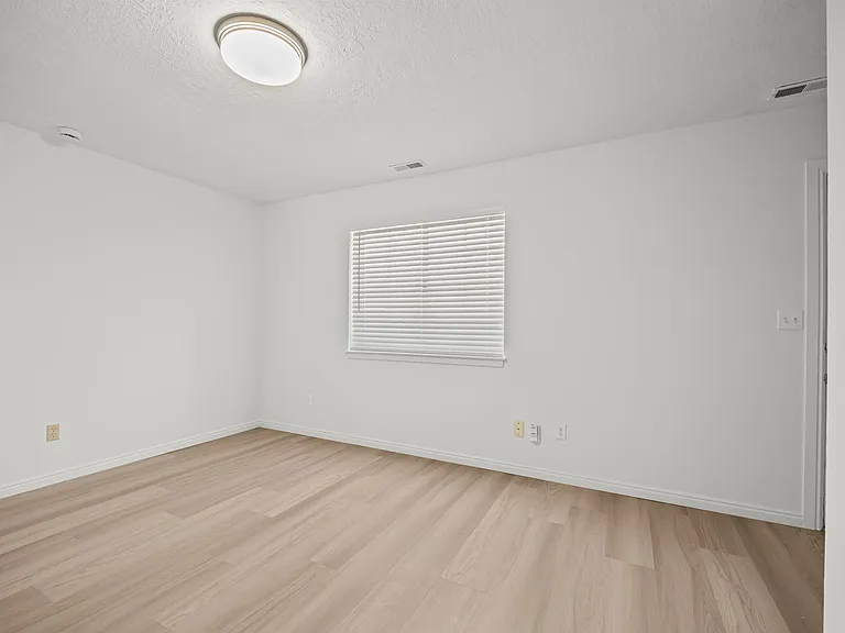 945 S Freedom Blvd #18 — Photo 7