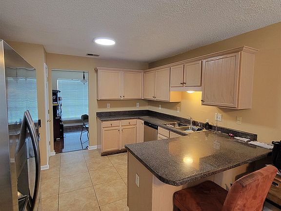 5th image of 7751 Parkmont Dr