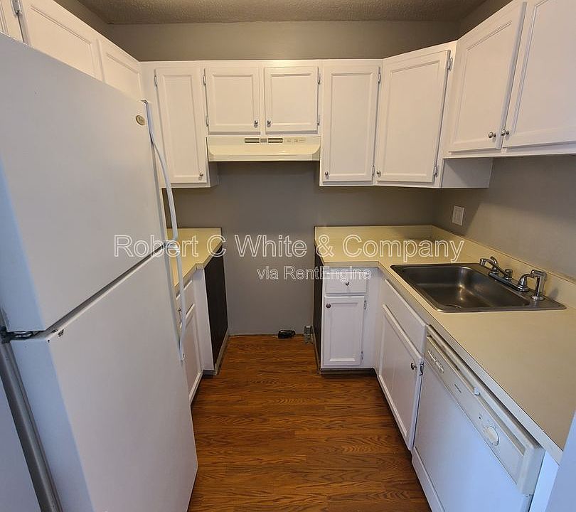 1st image of 279 Redstone Hill Rd APT 44