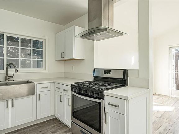 3rd image of 3303 Cardiff Ave